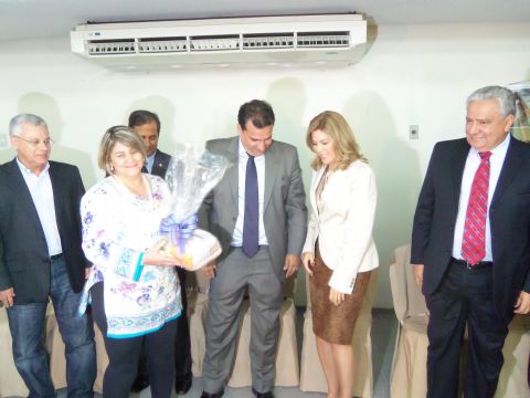 Entrega de alimentos à OVG - Nota Show de Bola